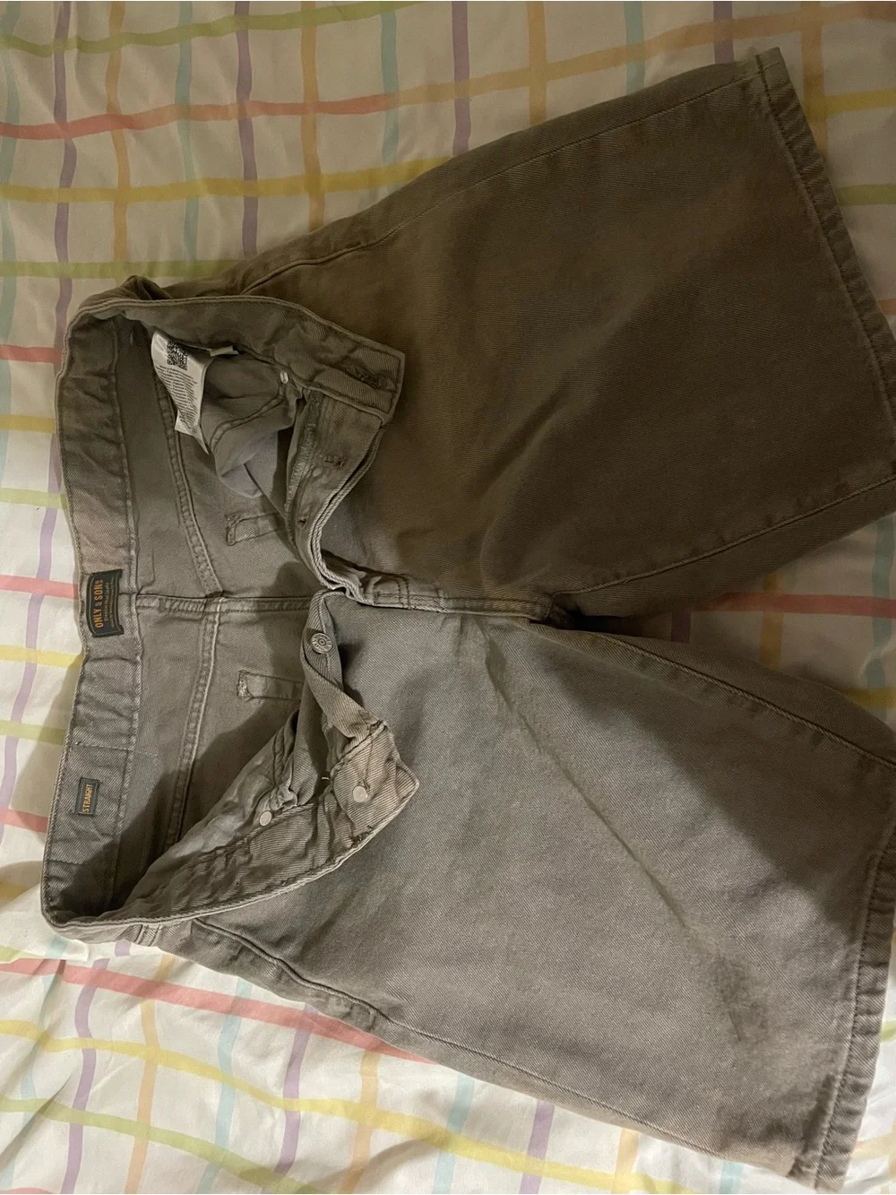 ONLY & SONS Men's Flat-Front Shorts in Olive Taupe